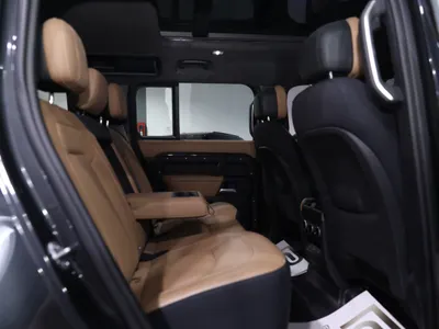 2025 لاند روفر ديفيندر