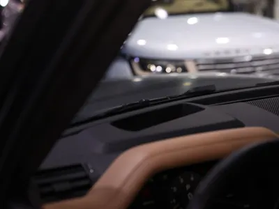 2025 لاند روفر ديفيندر