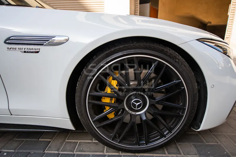 2024 مرسيدس - بنز إس إل 63 أي إم جي