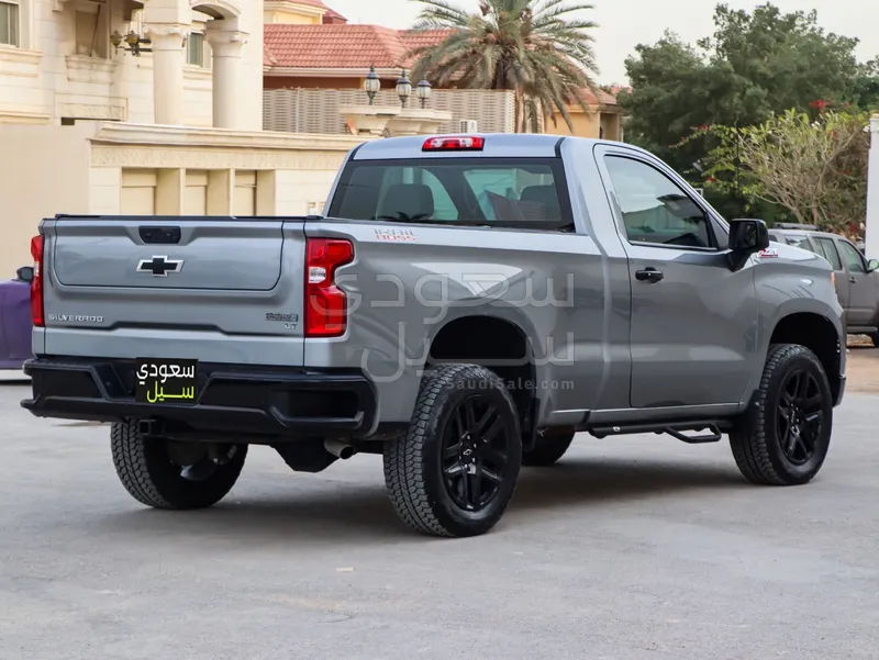 2024 شفروليه سلفرادو زد 71