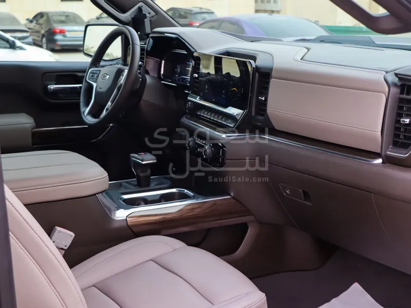 2024 شفروليه سلفرادو زد 71