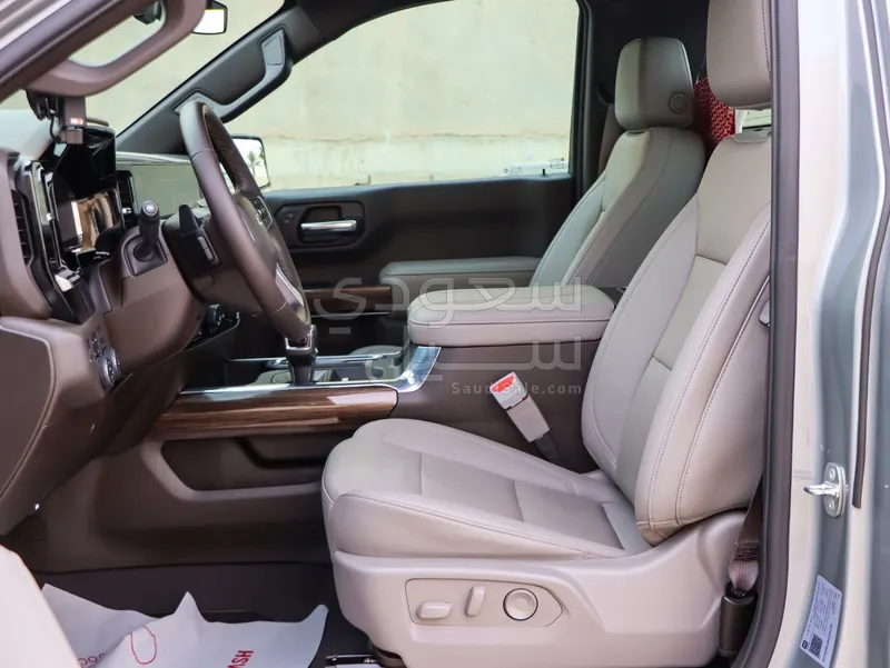 2024 شفروليه سلفرادو زد 71