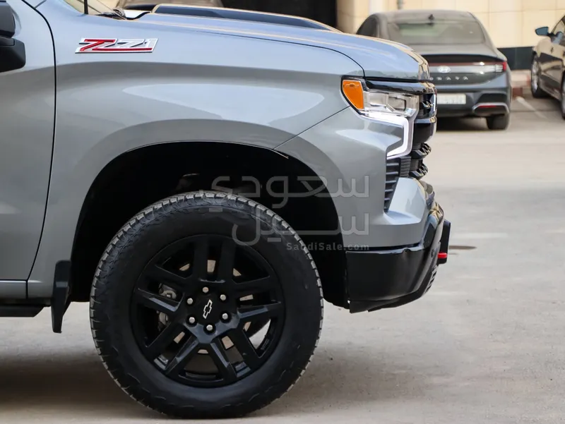 2024 شفروليه سلفرادو زد 71