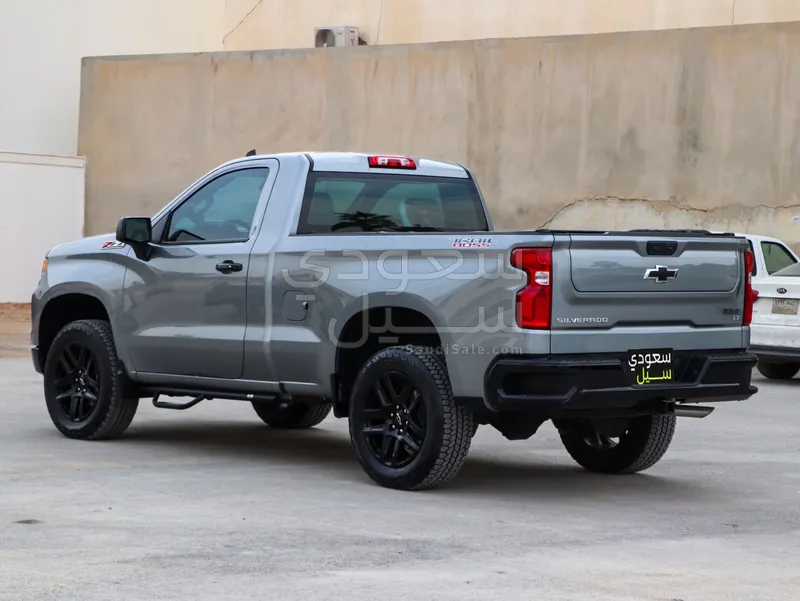 2024 شفروليه سلفرادو زد 71