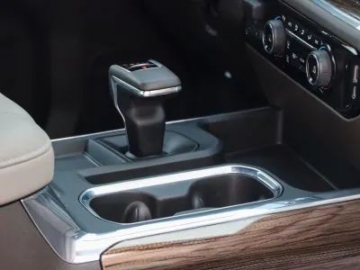 2024 شفروليه سلفرادو زد 71