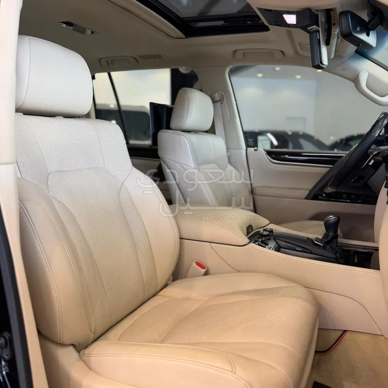 2020 لكزس إل إكس 570