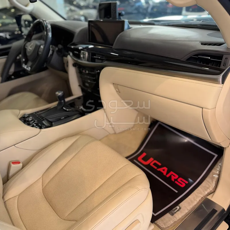 2020 لكزس إل إكس 570