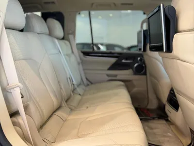 2020 لكزس إل إكس 570