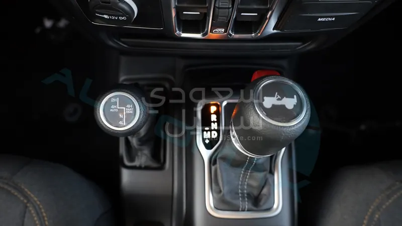 2025 جييب رانجلر سبورت بلس