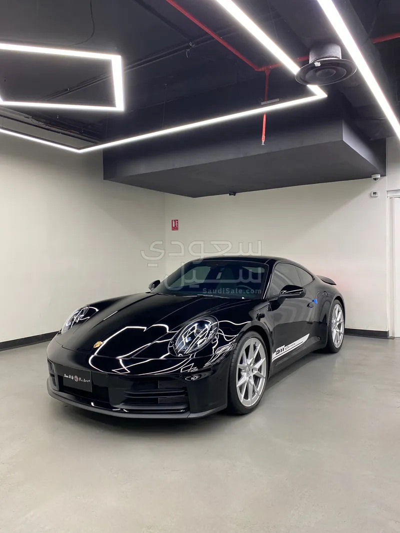 2025 بورش 911 كاريرا