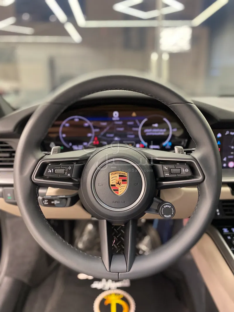 2025 بورش 911 كاريرا