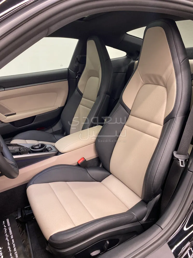 2025 بورش 911 كاريرا