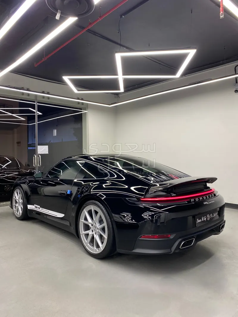 2025 بورش 911 كاريرا