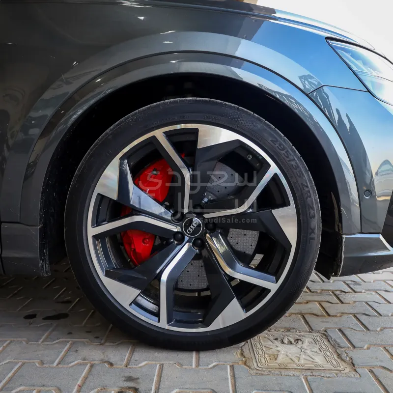 2020 اودي كيو 8 أر إس