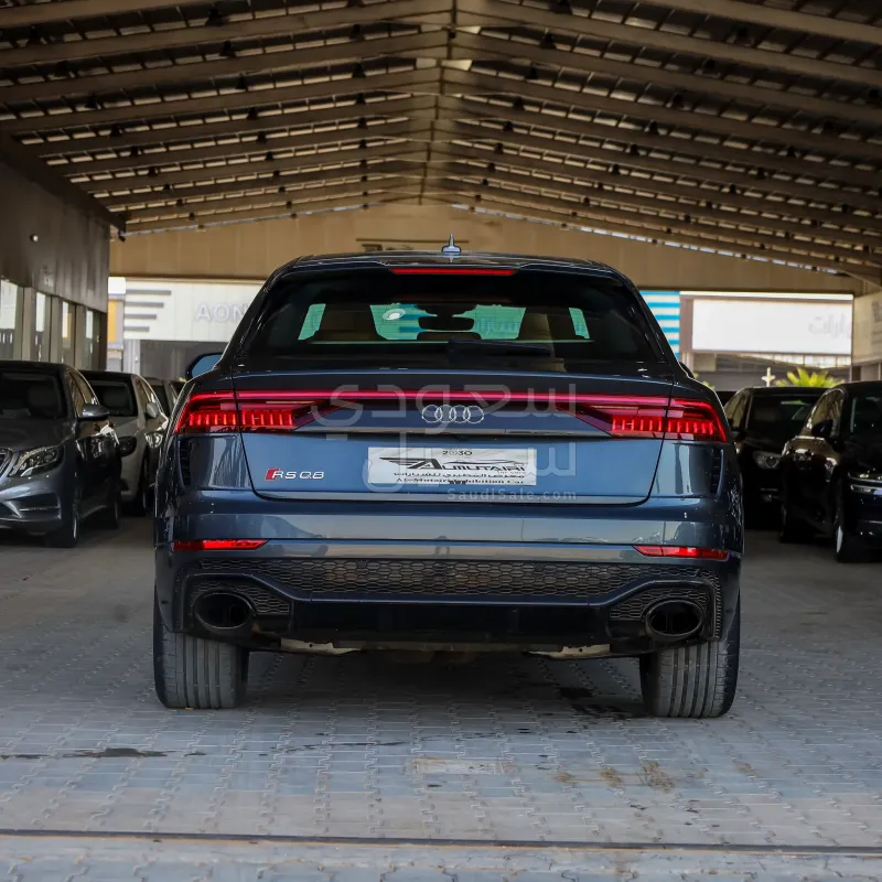 2020 اودي كيو 8 أر إس