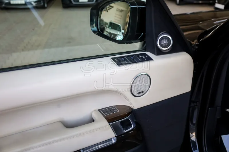 2016 لاند روفر رينج روفر فوج