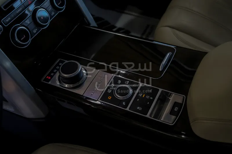 2016 لاند روفر رينج روفر فوج