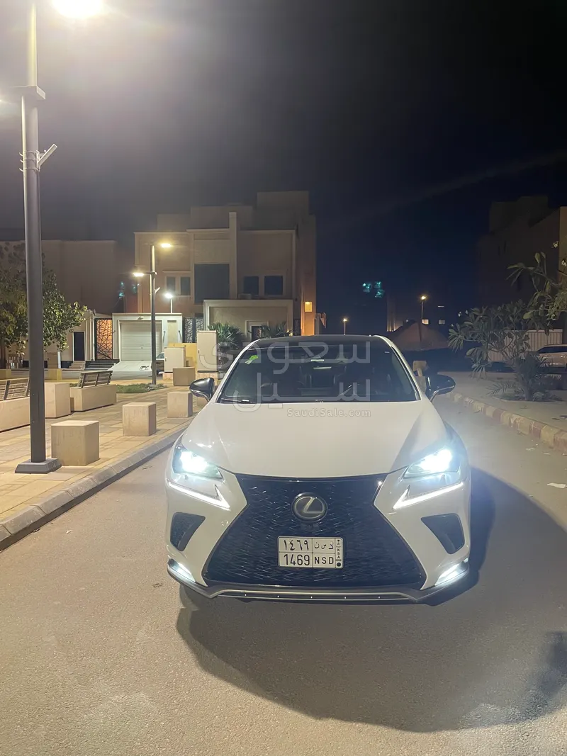 2018 لكزس إن إكس 300 اف سبورت