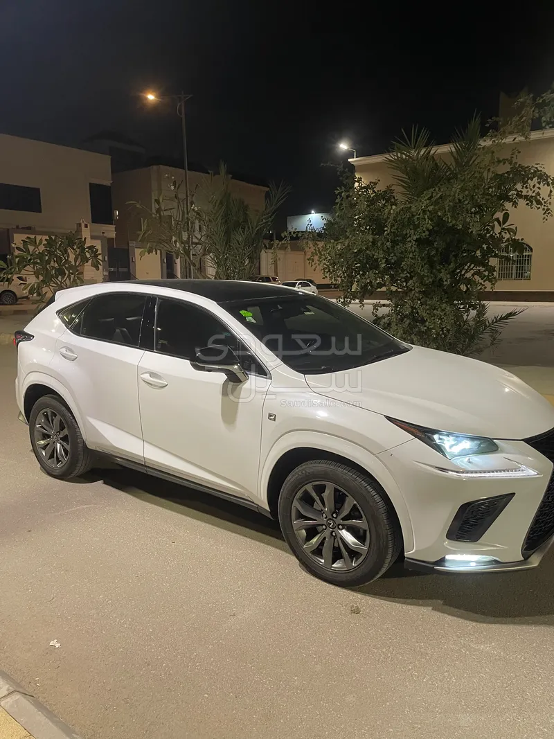 2018 لكزس إن إكس 300 اف سبورت