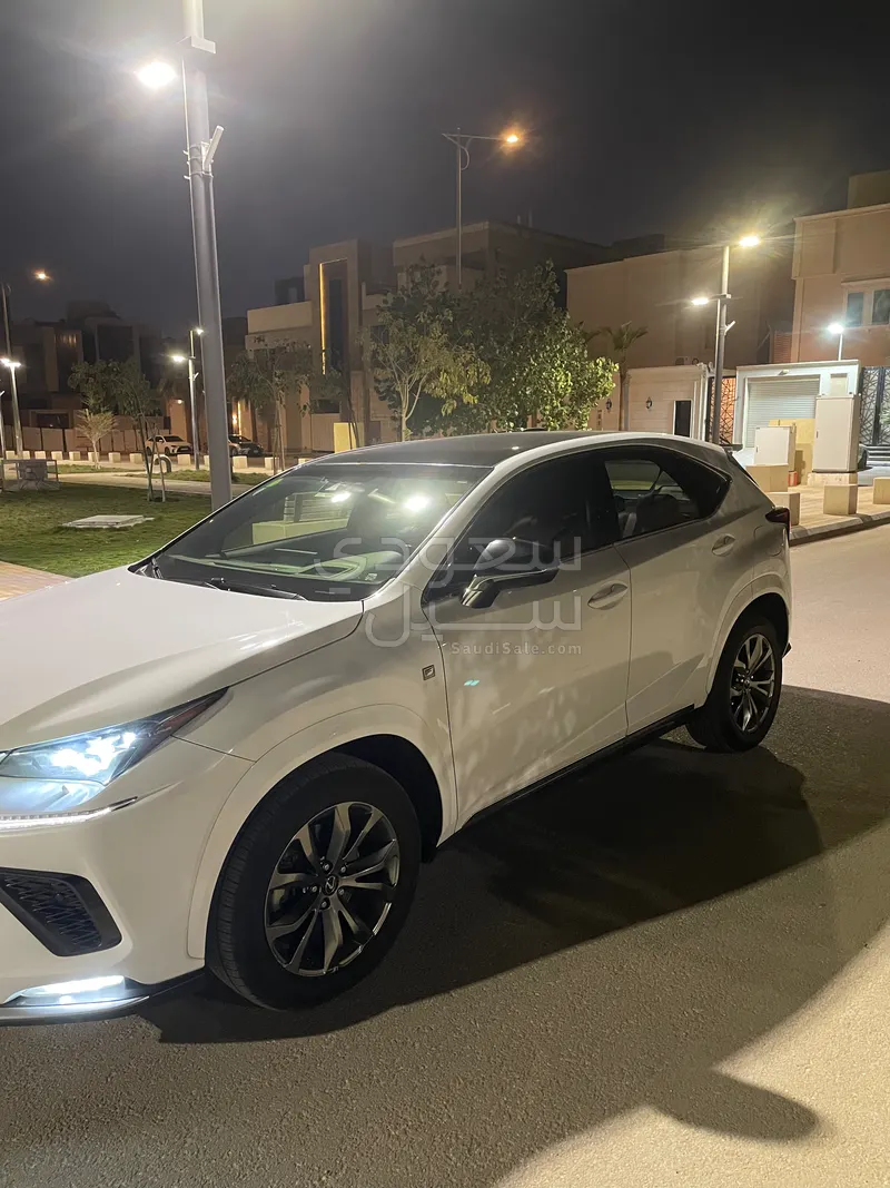 2018 لكزس إن إكس 300 اف سبورت