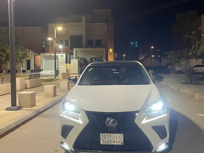 2018 لكزس إن إكس 300 اف سبورت