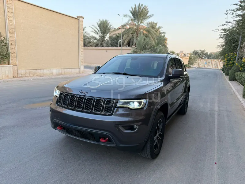 2017 جييب جراند شيروكي تريل هوك