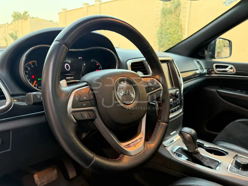 2017 جييب جراند شيروكي تريل هوك