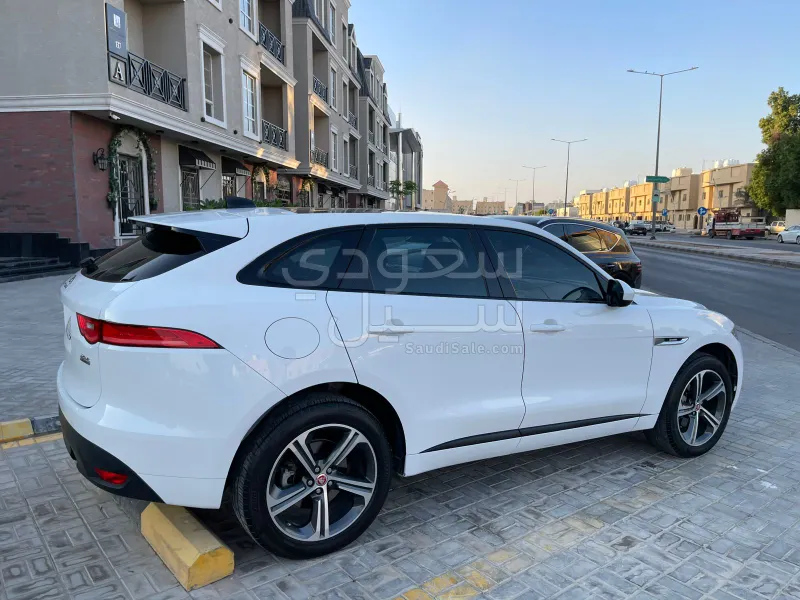 2020 جاكوار اف-بيس ار سبورت