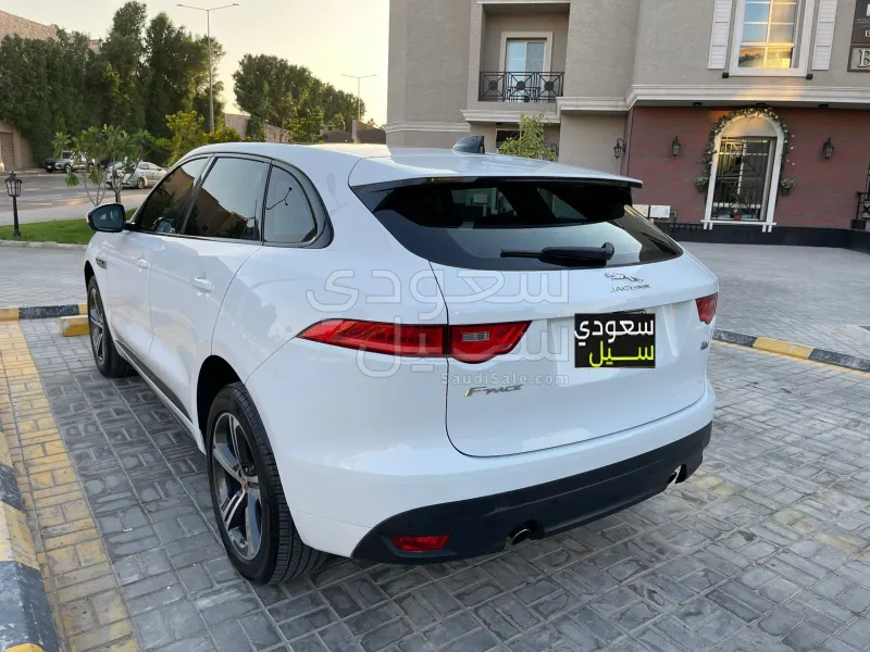 2020 جاكوار اف-بيس ار سبورت