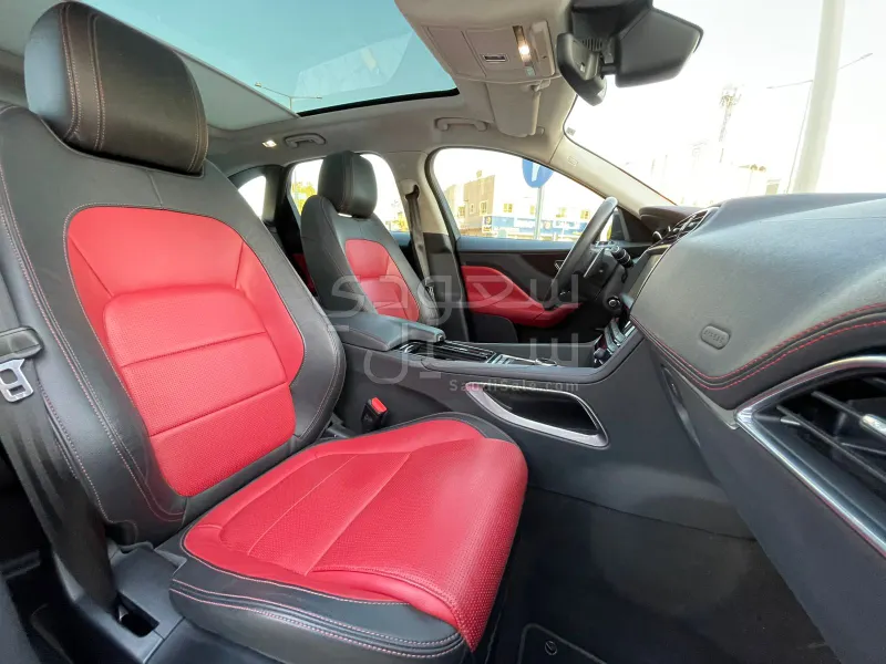 2020 جاكوار اف-بيس ار سبورت