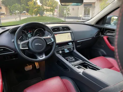 2020 جاكوار اف-بيس ار سبورت