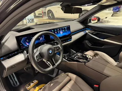 2024 بي ام دبليو الفئة الخامسة 520 أي إم كت