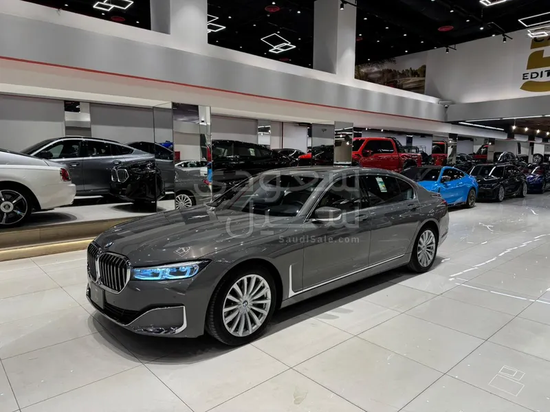 2021 بي ام دبليو الفئة السابعة 730 إل أي