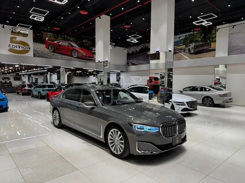 2021 بي ام دبليو الفئة السابعة 730 إل أي