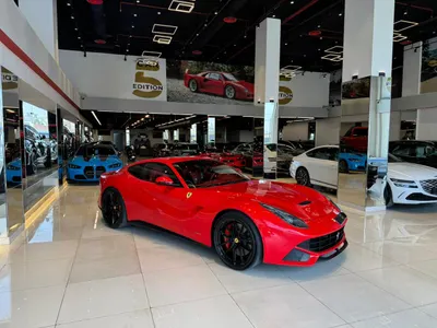 2016 فيراري اف 12