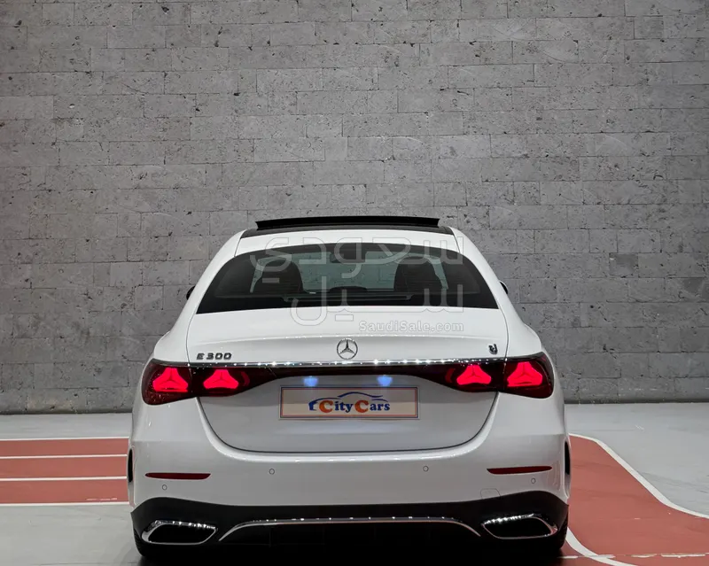 2025 مرسيدس - بنز إي 300