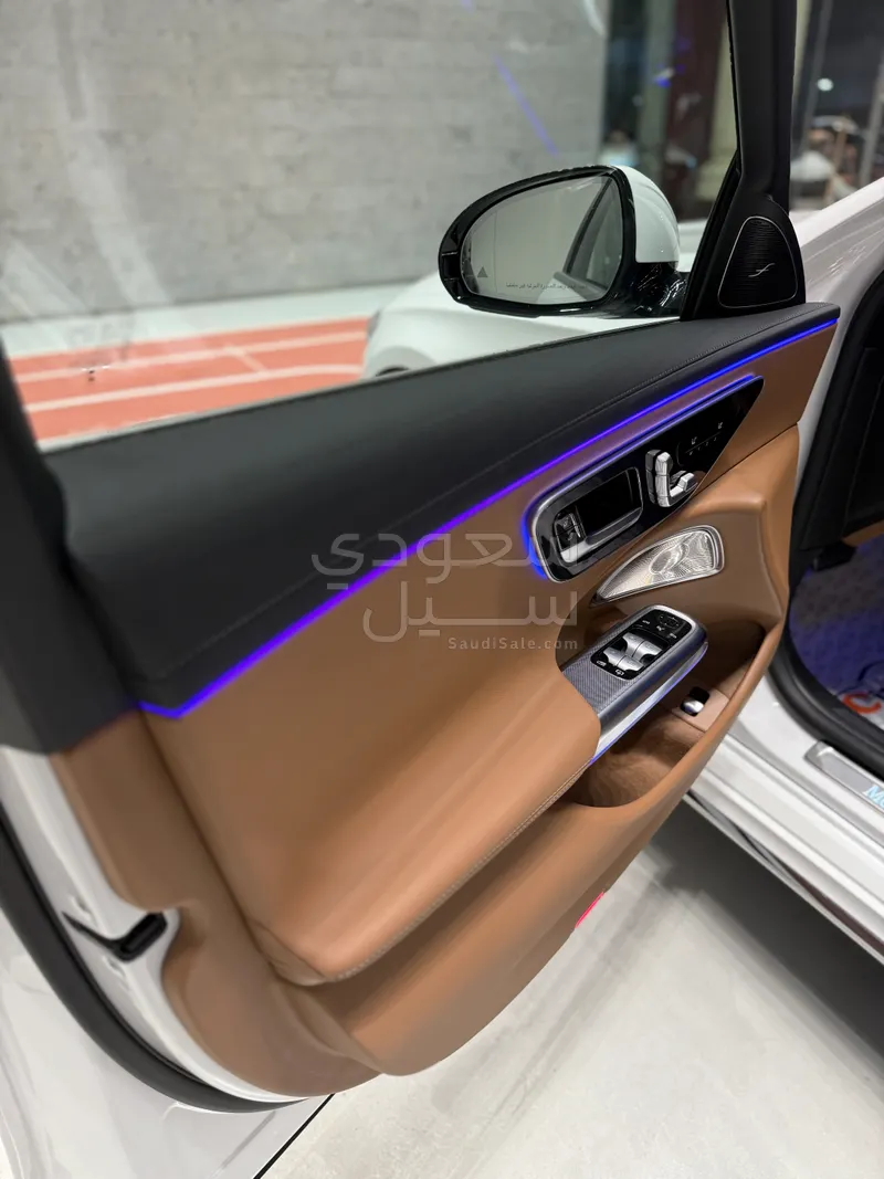 2025 مرسيدس - بنز إي 300