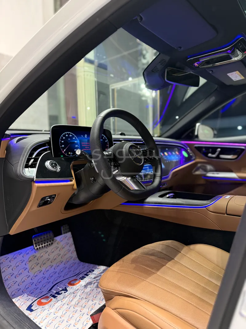 2025 مرسيدس - بنز إي 300