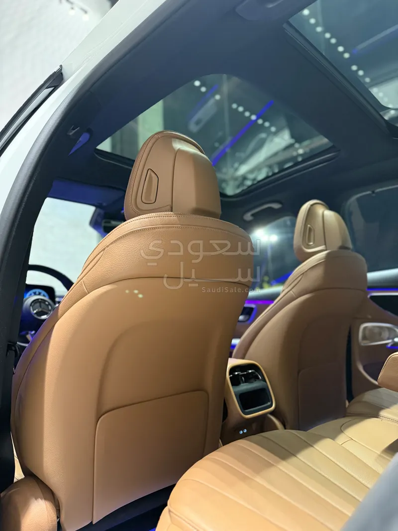 2025 مرسيدس - بنز إي 300