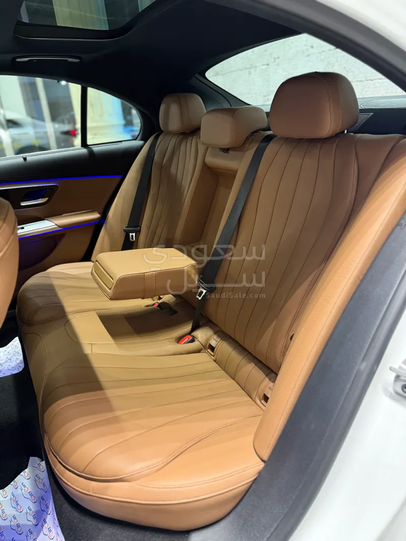 2025 مرسيدس - بنز إي 300