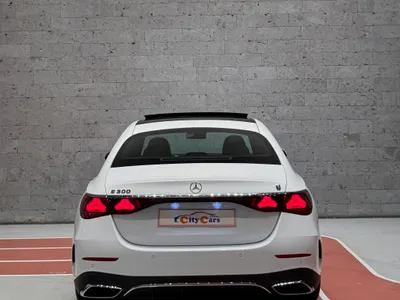 2025 مرسيدس - بنز إي 300