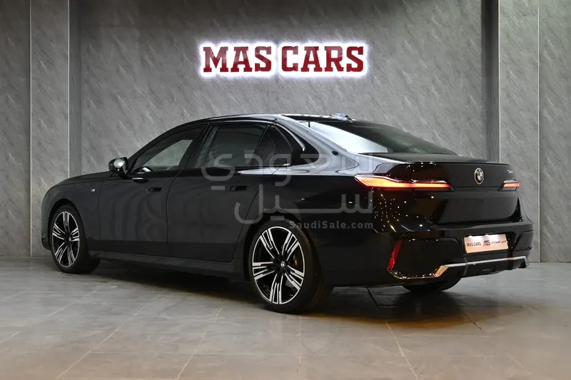 2023 بي ام دبليو الفئة السابعة 735 إل أي