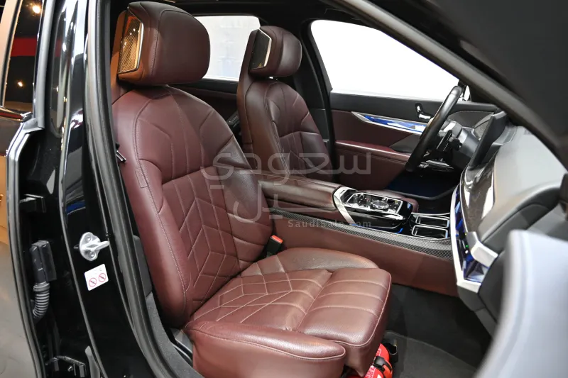 2023 بي ام دبليو الفئة السابعة 735 إل أي