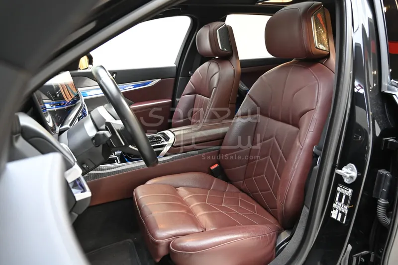 2023 بي ام دبليو الفئة السابعة 735 إل أي