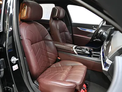 2023 بي ام دبليو الفئة السابعة 735 إل أي