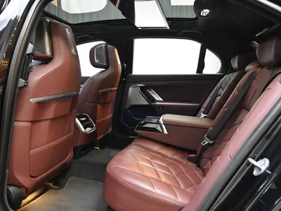 2023 بي ام دبليو الفئة السابعة 735 إل أي