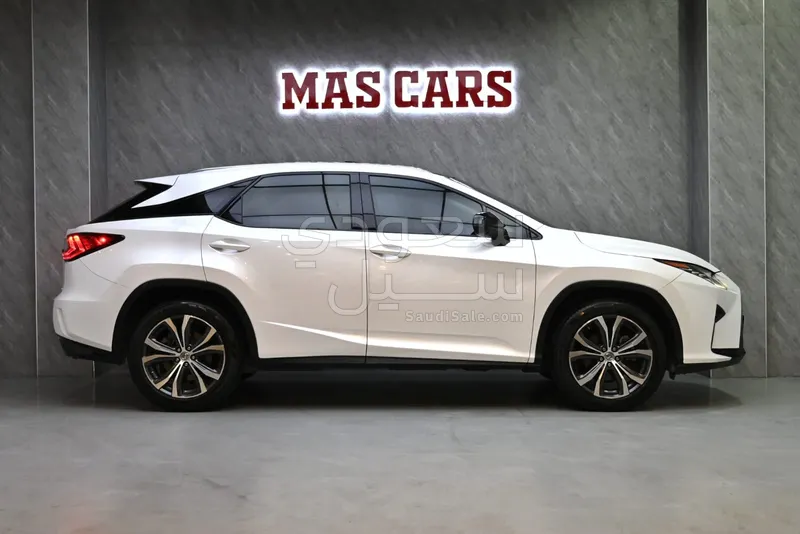 2017 لكزس أر إكس 350