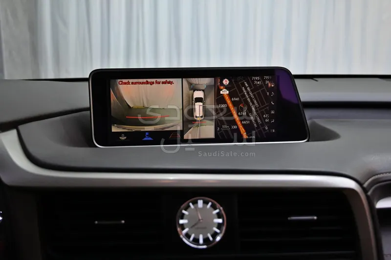 2017 لكزس أر إكس 350