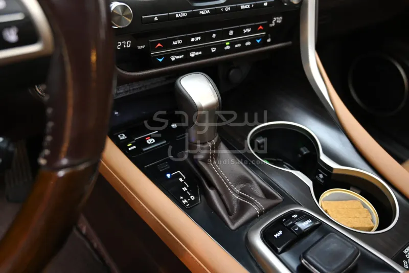 2017 لكزس أر إكس 350