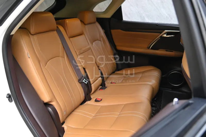 2017 لكزس أر إكس 350